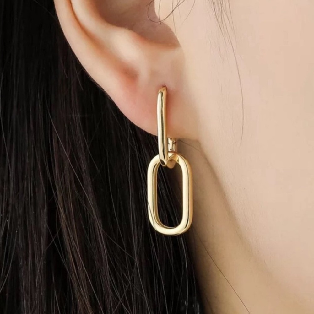Elegant Gold Hoop Earrings 12$